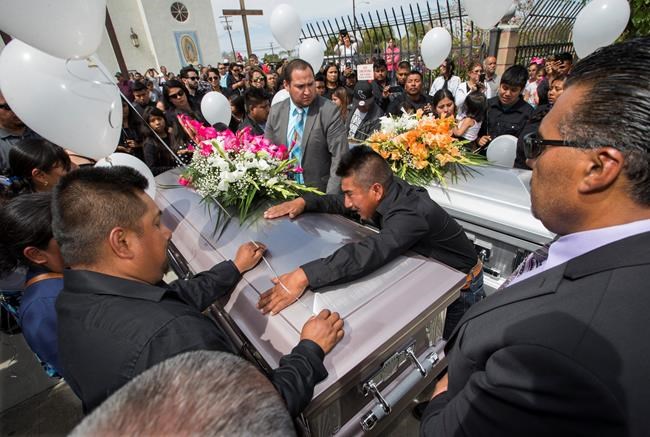 US deports kin of couple who died in crash fleeing agents | iNFOnews.ca US deports kin of couple who died in crash fleeing agents | iNFOnews.ca