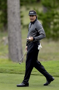 On a surprisingly good day, Hunter Mahan takes advantage at Pebble Beach | iNFOnews.ca