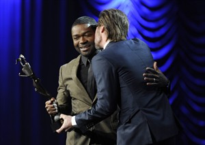 Brad Pitt leads sing-along at Palm Springs film-awards gala | iNFOnews.ca CP31348592