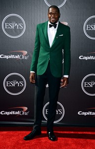 Kevin Durant and UFC fighter Ronda Rousey win top athlete honours at ESPY Awards | iNFOnews.ca