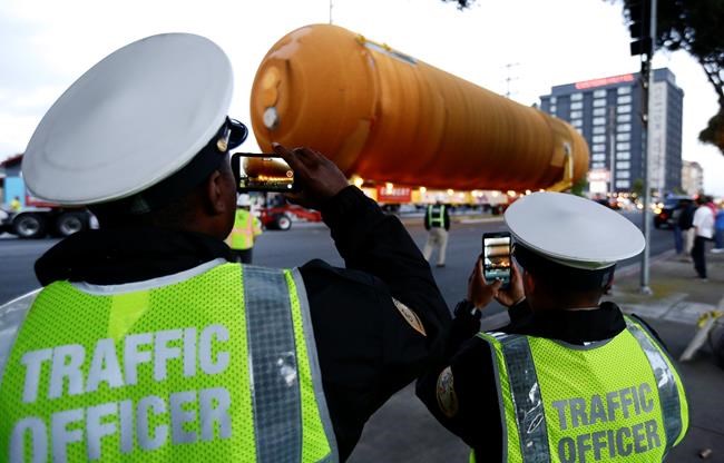The Latest: Space shuttle tank ends trek across Los Angeles | iNFOnews.ca