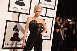 A mix of traditional tuxedos and sparkly reveals on the Grammys red carpet | iNFOnews.ca CP31820203