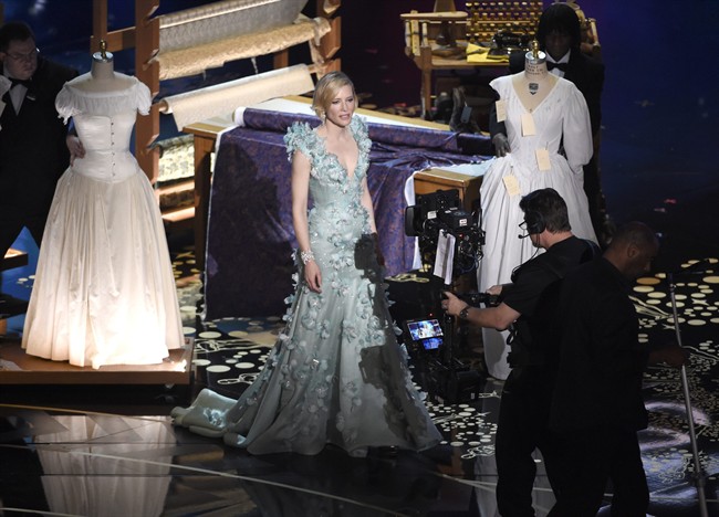Oscars fashion: Many of the red-carpet stars went soft | iNFOnews.ca CP36554713