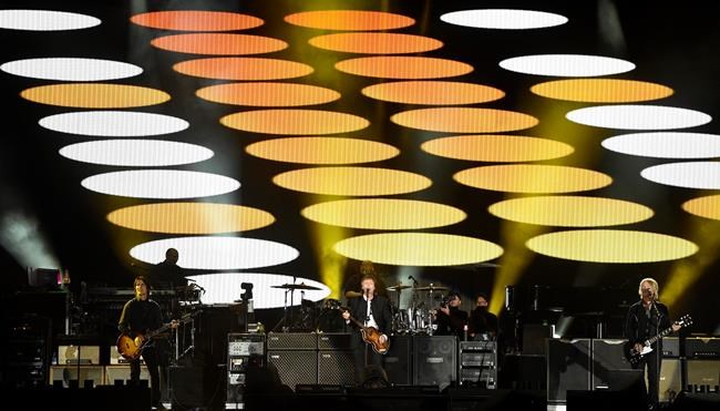 Paul McCartney, Neil Young rock Desert Trip together | iNFOnews.ca