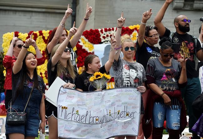 Tributes to Michael Jackson flow on 10th death anniversary | iNFOnews.ca Tributes to Michael Jackson flow on 10th death anniversary | iNFOnews.ca