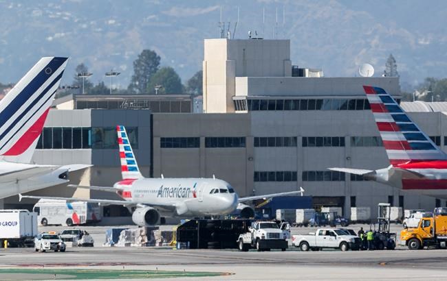 8 injured after plane clips LA airport truck | iNFOnews.ca CP2080836774