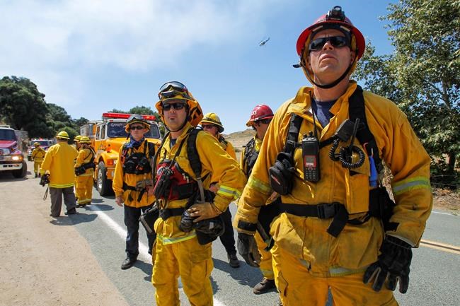 Evacuations lifted as crews advance on fire near San Diego | iNFOnews.ca CP684017281