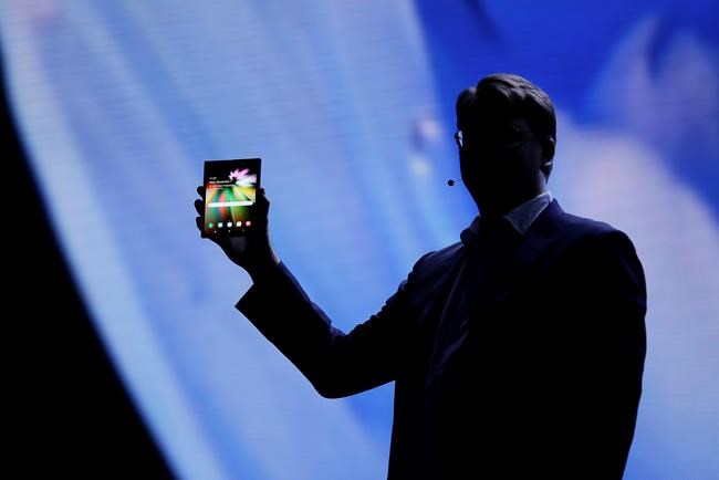 Smartphone makers bet on foldable screens as next big thing | iNFOnews.ca