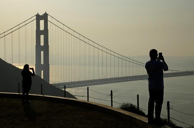 Smoke, ash from wildfires blanket California cities | iNFOnews.ca