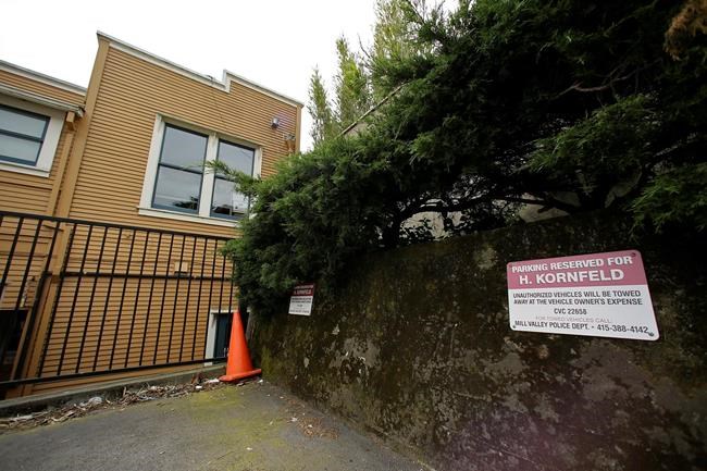 Questions arise about California doctor's response to Prince | iNFOnews.ca