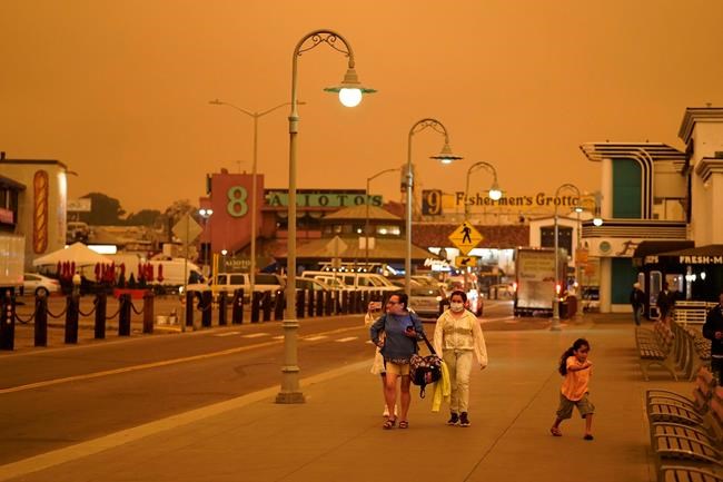 Massive smoke clouds from wildfires darken West Coast sky | iNFOnews.ca