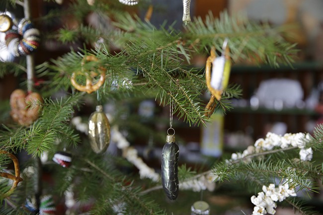From pretzels to pincushions, new book helps you branch out on tree decorations | iNFOnews.ca CP35182698