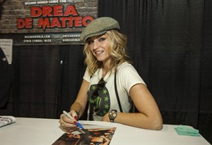 'Sopranos' actress Drea de Matteo loses apartment in Manhattan blast, shares images online | iNFOnews.ca CP32468646