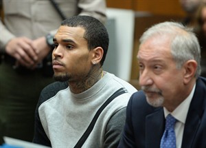 Los Angeles judge says R&B singer Chris Brown's good behaviour continues as probation end nears | iNFOnews.ca CP30406323