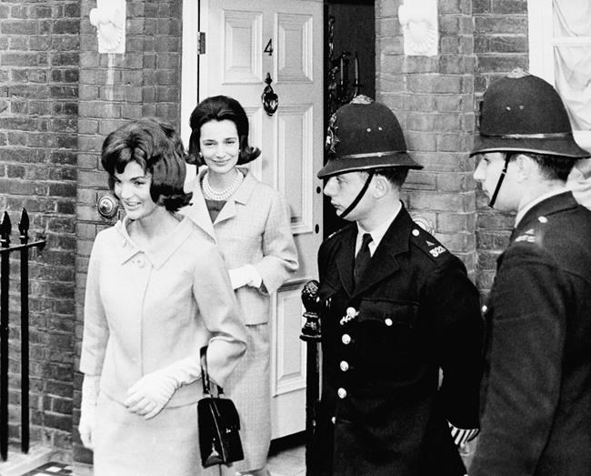 Lee Radziwill, stylish sister of Jackie Kennedy, dies at 85 | iNFOnews.ca Lee Radziwill, stylish sister of Jackie Kennedy, dies at 85 | iNFOnews.ca
