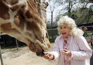 Correction: Obit-Donna Douglas story | iNFOnews.ca CP31347274