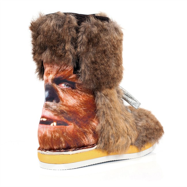 Millennium Falcon bed, Chewbacca creamer, other out-of-this-world items tempt 'Star Wars' fans | iNFOnews.ca CP35601034