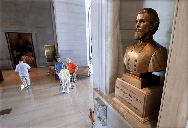 2 arrested, protested Confederate bust at Tennessee Capitol | iNFOnews.ca 2 arrested, protested Confederate bust at Tennessee Capitol | iNFOnews.ca
