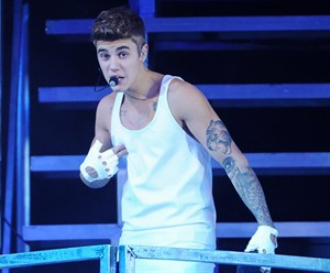 Detectives search Justin Bieber's account on photo website looking for evidence of vandalism | iNFOnews.ca CP28133725