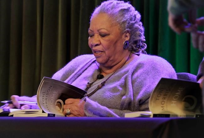 Toni Morrison receives Bellow award for lifetime achievement | iNFOnews.ca Toni Morrison receives Bellow award for lifetime achievement | iNFOnews.ca