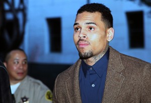 Singer Chris Brown told to resume anger-management rehab for 2 months, then return to court | iNFOnews.ca CP27410914