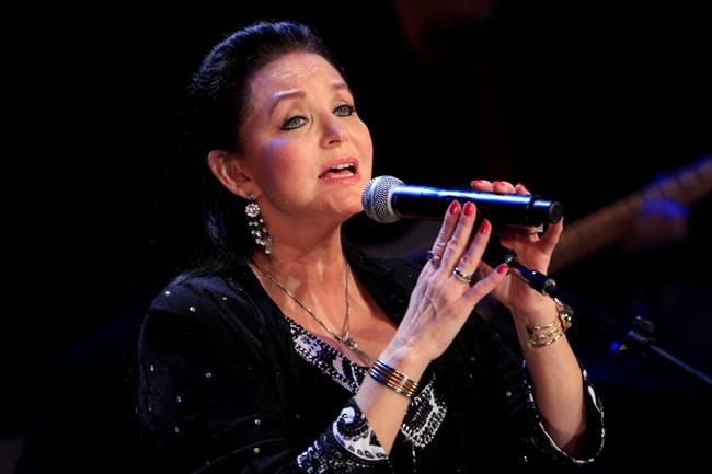 Crystal Gayle to be inducted into Grand Ole Opry | iNFOnews.ca CP661855109