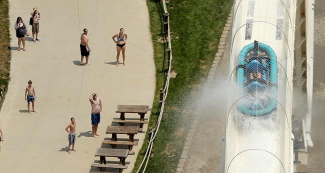 Police: Kansas boy suffered fatal neck injury on waterslide | iNFOnews.ca