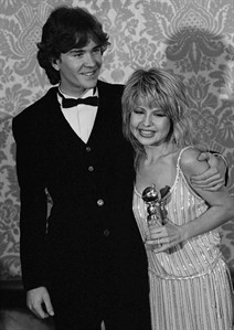 Spokeswoman: Pia Zadora home from Vegas hospital after head, ankle injuries in golf cart fall | iNFOnews.ca