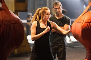 Hollywood embraces 22-year-old 'Divergent' star, hugger Shailene Woodley | iNFOnews.ca CP27592164