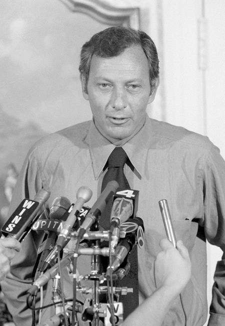 Clifford Irving, Howard Hughes prankster, has died at 87 | iNFOnews.ca
