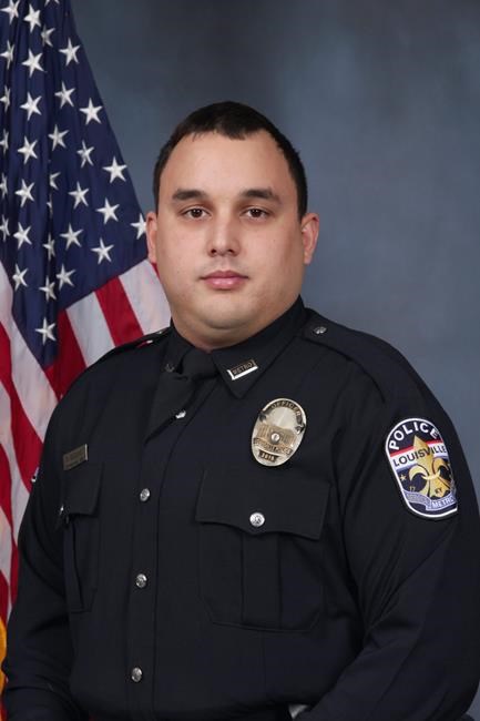 Louisville police officer dies after crash during chase | iNFOnews.ca