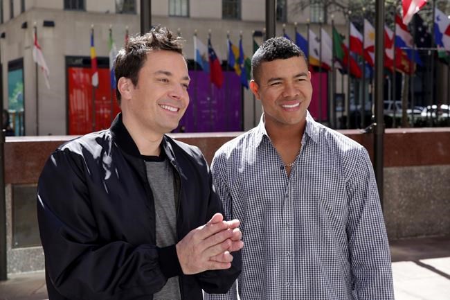 Jose Quintana teaches Spanish to Fallon on 'Tonight Show' | iNFOnews.ca