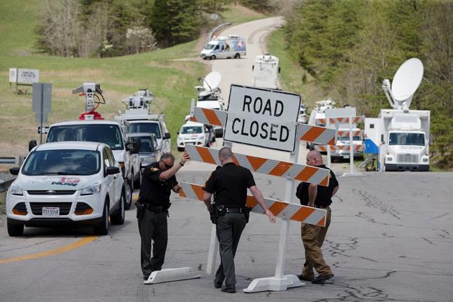 Coroner: Most Ohio victims shot many times, some bruised | iNFOnews.ca CP397657409