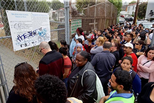 San Francisco police arrest 4 at school after gun goes off | iNFOnews.ca San Francisco police arrest 4 at school after gun goes off | iNFOnews.ca