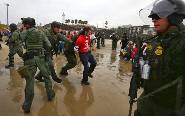US arrests 32 at San Diego border demonstration | iNFOnews.ca