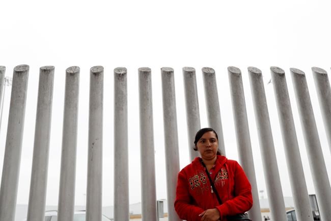 Long odds and slow lines await migrant caravan at US border | iNFOnews.ca