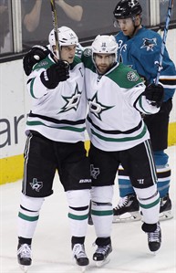 Benn scores twice in Stars 5-1 victory over the Sharks | iNFOnews.ca