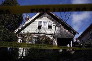 Two people dead, one in hospital after fire at Victoria house rented by students | iNFOnews.ca CP22075020