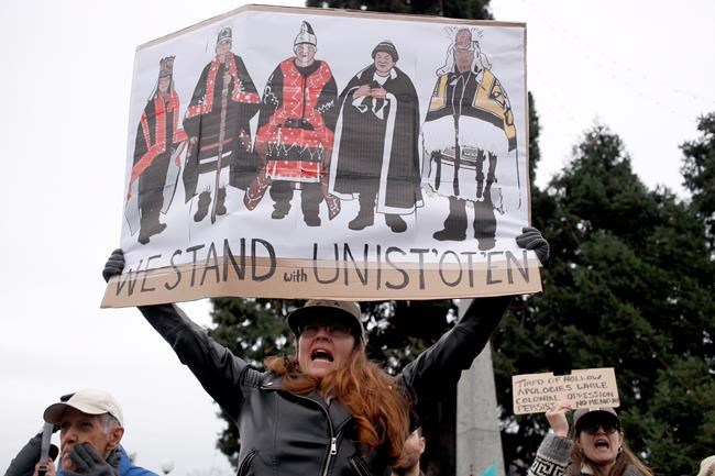 Observers raise concerns about RCMP tactical unit used in B.C. pipeline arrests | iNFOnews.ca