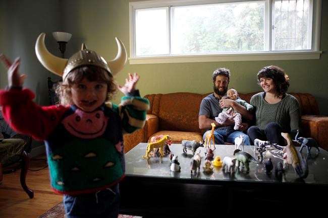 Double-barrelled surnames pose dilemma for new parents naming their kids | iNFOnews.ca