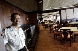Dubai plans Asian home for famed QE2 liner after years in port limbo | iNFOnews.ca CP21604591