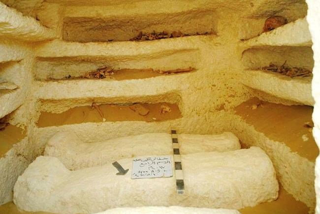 Egypt archaeologists discover tombs dating back 2,000 years | iNFOnews.ca Egypt archaeologists discover tombs dating back 2,000 years | iNFOnews.ca