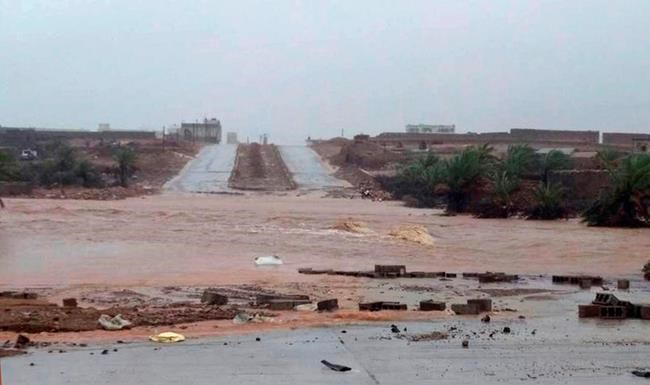 Cyclone Mekunu nears Oman's coast, kills 12-year-old girl | iNFOnews.ca CP748751426