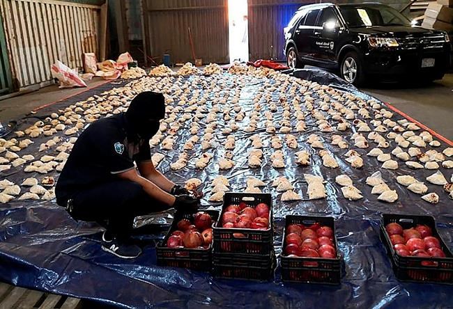 Lebanon detains 2 suspected of drug smuggling to Saudi | iNFOnews.ca