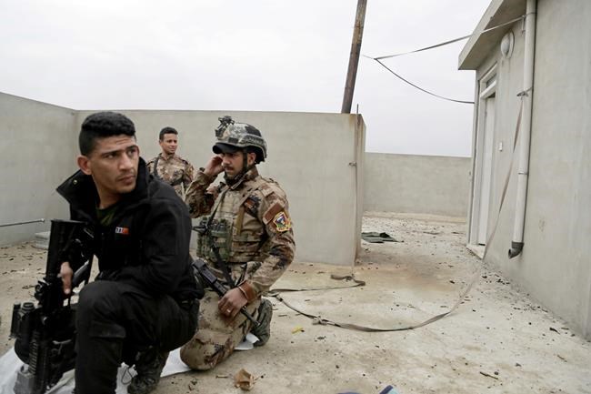 Iraqis flee western Mosul; UN warns of more displacement | iNFOnews.ca