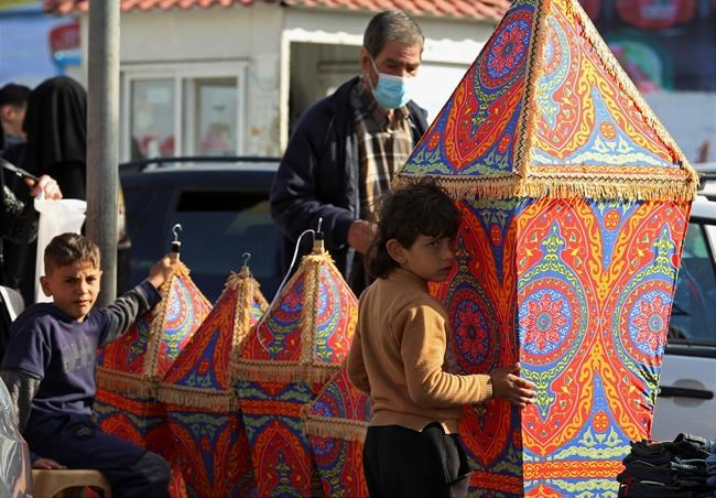 Muslims navigate restrictions in the second pandemic Ramadan | iNFOnews.ca