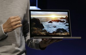 Google expands into high end of laptop market with Chrome machine that responds to touch | iNFOnews.ca CP22150278