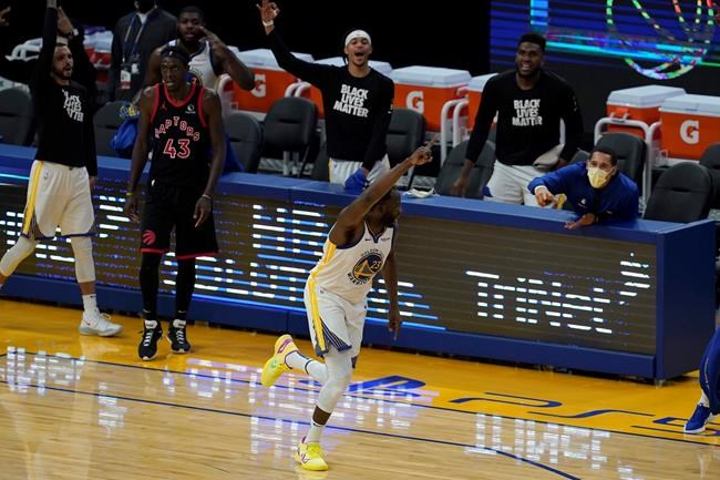 Warriors hold off Raptors 106-105 on off night by Curry | iNFOnews.ca