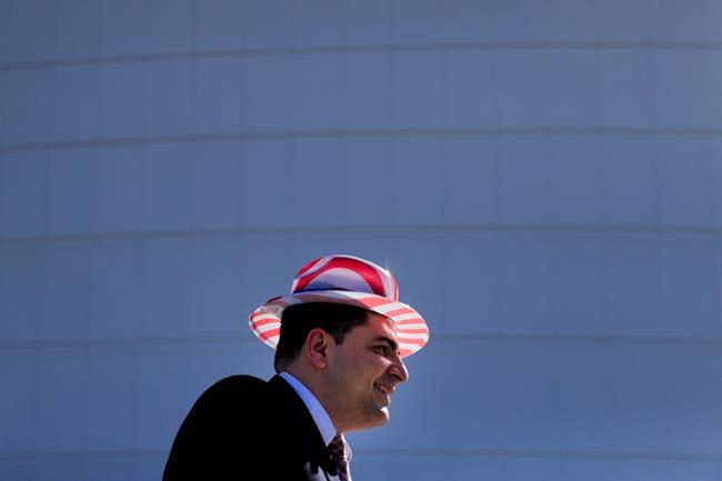 As thousands become citizens in Los Angeles, some talk Trump | iNFOnews.ca