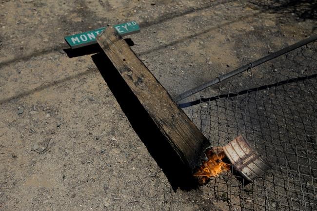 2 die in California wildfire that left little time to flee | iNFOnews.ca